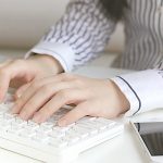 日報の書き方一つで業務が効率的に！部下に日報を定着させるポイント | Senses Lab. | アイキャッチ画像