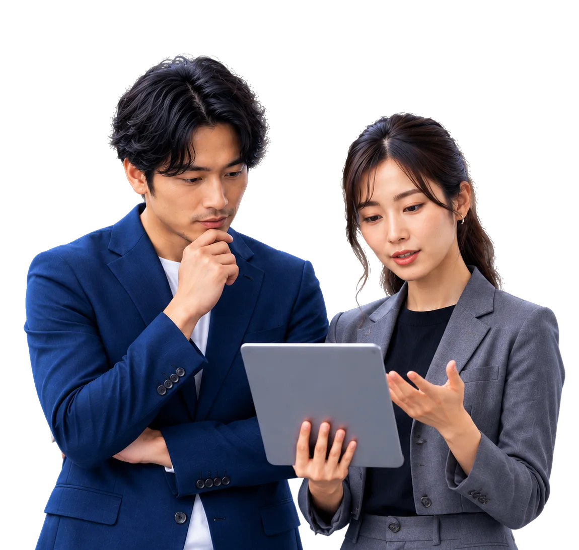 タブレットを一緒に見る男性と女性のビジネスパーソン