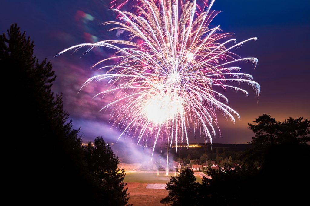 firework-845078_1920